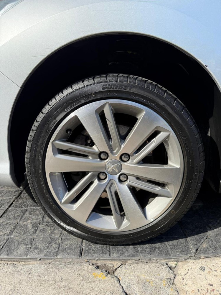 Peugeot 308 Feline — foto 9